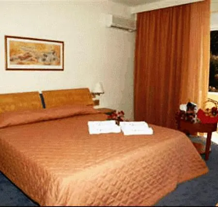 호텔 Crithoni's Paradise 4*