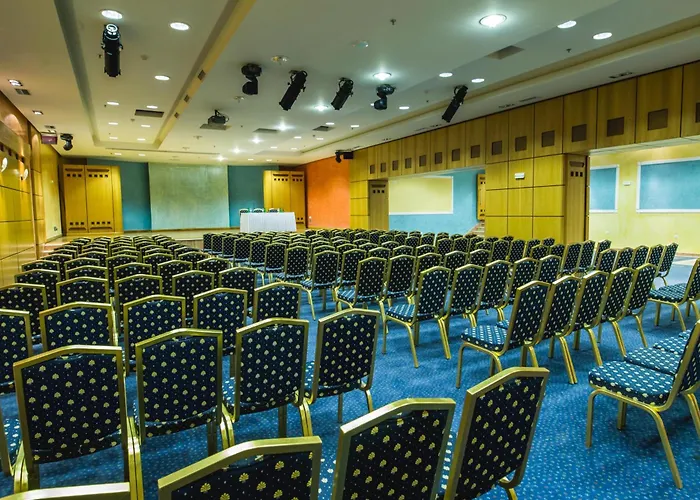 Crithoni's Paradise Hotel