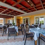 Crithoni's Paradise Hotel