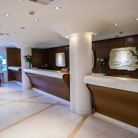 Hotel Crithoni's Paradise