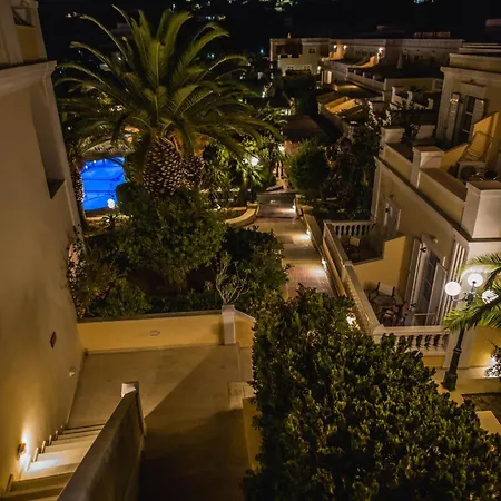 Crithoni's Paradise فندق أليندا