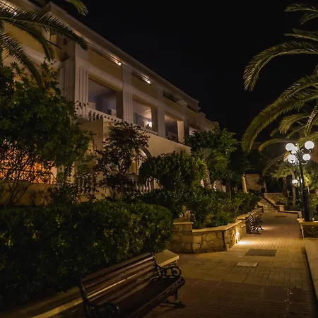 فندق Crithoni's Paradise