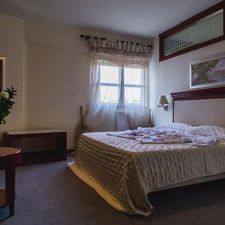 Crithoni's Paradise فندق