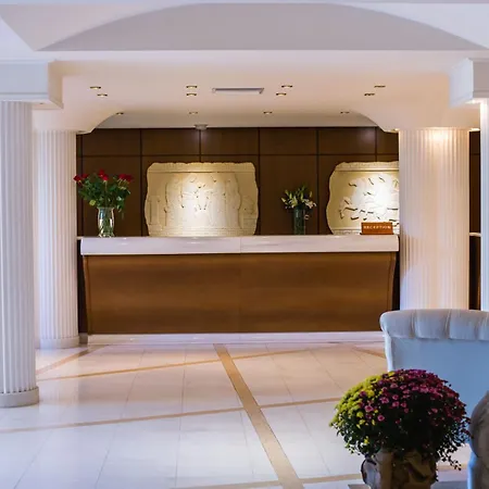 Szálloda Crithoni's Paradise 4*