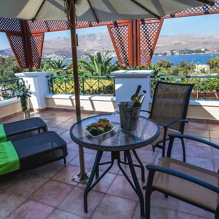 Crithoni's Paradise Hotel