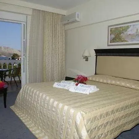 Crithoni's Paradise Hotel 4*