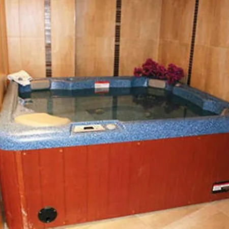 Crithoni's Paradise Hotel 4*